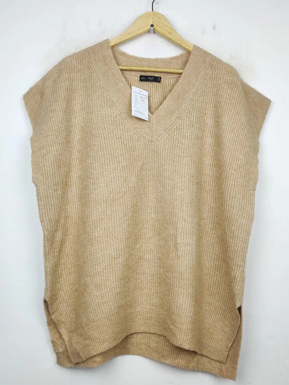 Buy online pre-used pre-loved 100% authentic & Original branded F&F (SL-2259) available in Pakistan. Top international brands avilable.