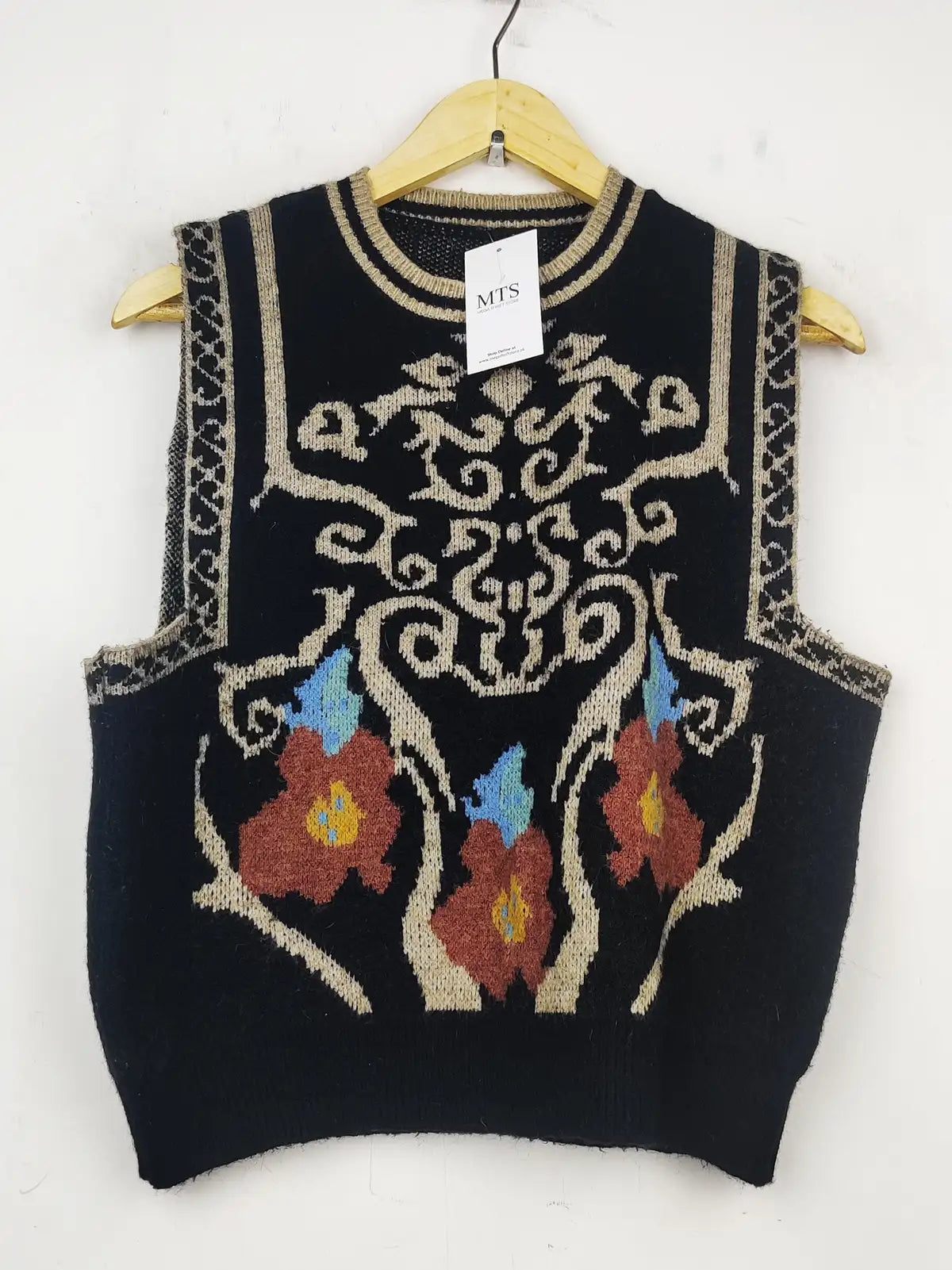 Buy online pre-used pre-loved 100% authentic & Original branded Unknown Brand (SL-2268) available in Pakistan. Top international brands avilable.