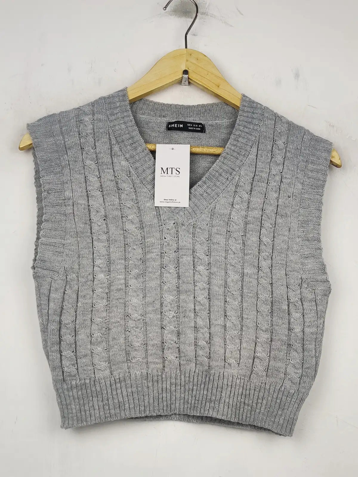 Buy online pre-used pre-loved 100% authentic & Original branded Shein (SL-2278) available in Pakistan. Top international brands avilable.