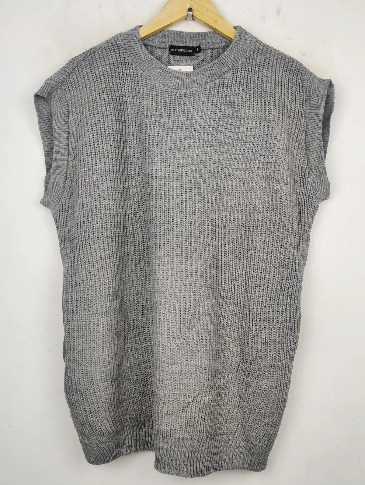 Buy online pre-used pre-loved 100% authentic & Original branded Pretty Little Thing (SL-2286) available in Pakistan. Top international brands avilable.