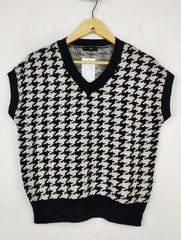 Buy online pre-used pre-loved 100% authentic & Original branded F&F (SL-2315) available in Pakistan. Top international brands avilable.