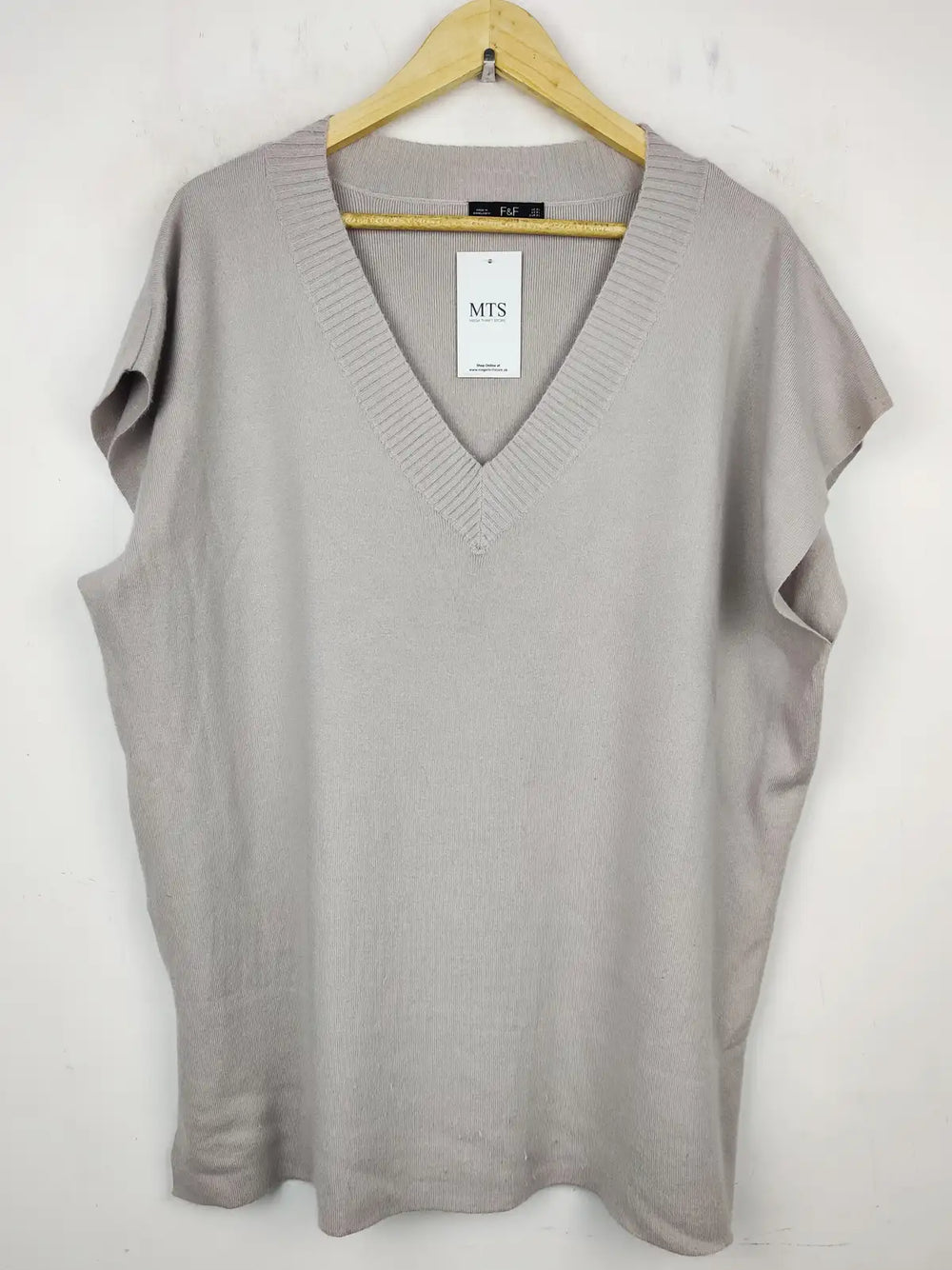 Buy online pre-used pre-loved 100% authentic & Original branded F&F (SL-2318) available in Pakistan. Top international brands avilable.