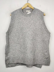 Buy online pre-used pre-loved 100% authentic & Original branded H&M (SL-2320) available in Pakistan. Top international brands avilable.