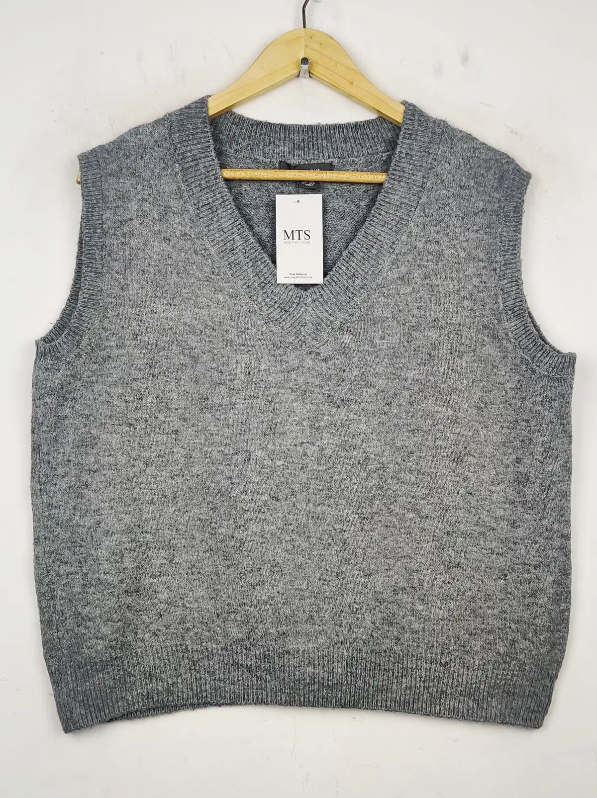 Buy online pre-used pre-loved 100% authentic & Original branded Primark (SL-2335) available in Pakistan. Top international brands avilable.