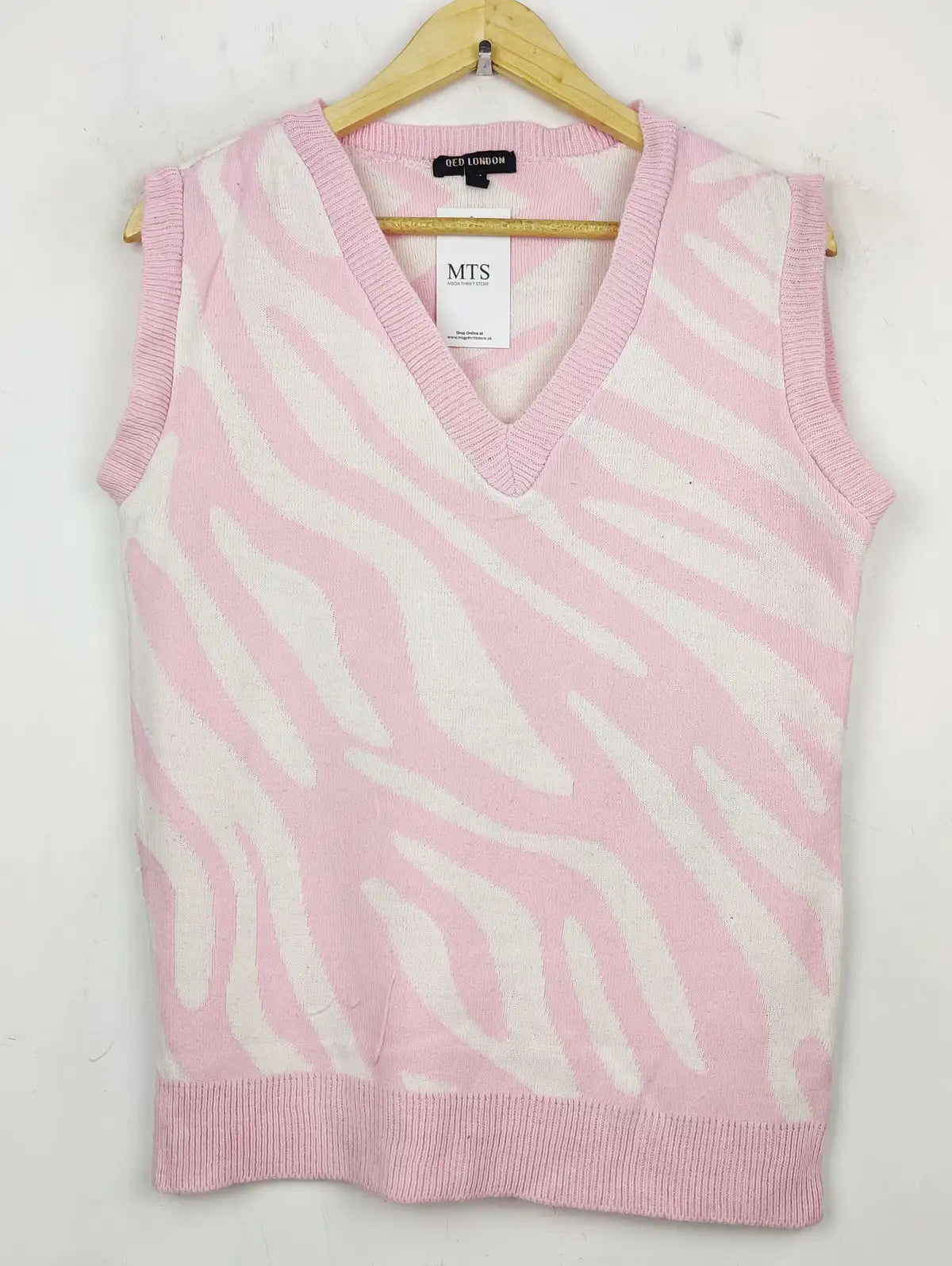 Buy online pre-used pre-loved 100% authentic & Original branded Ued London (SL-2350) available in Pakistan. Top international brands avilable.