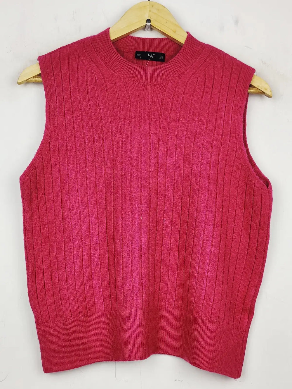 Buy online pre-used pre-loved 100% authentic & Original branded F&F (SL-2351) available in Pakistan. Top international brands avilable.