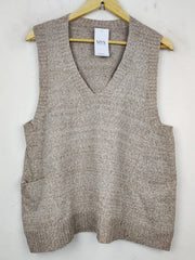 Buy online pre-used pre-loved 100% authentic & Original branded Unknown Brand (SL-2353) available in Pakistan. Top international brands avilable.