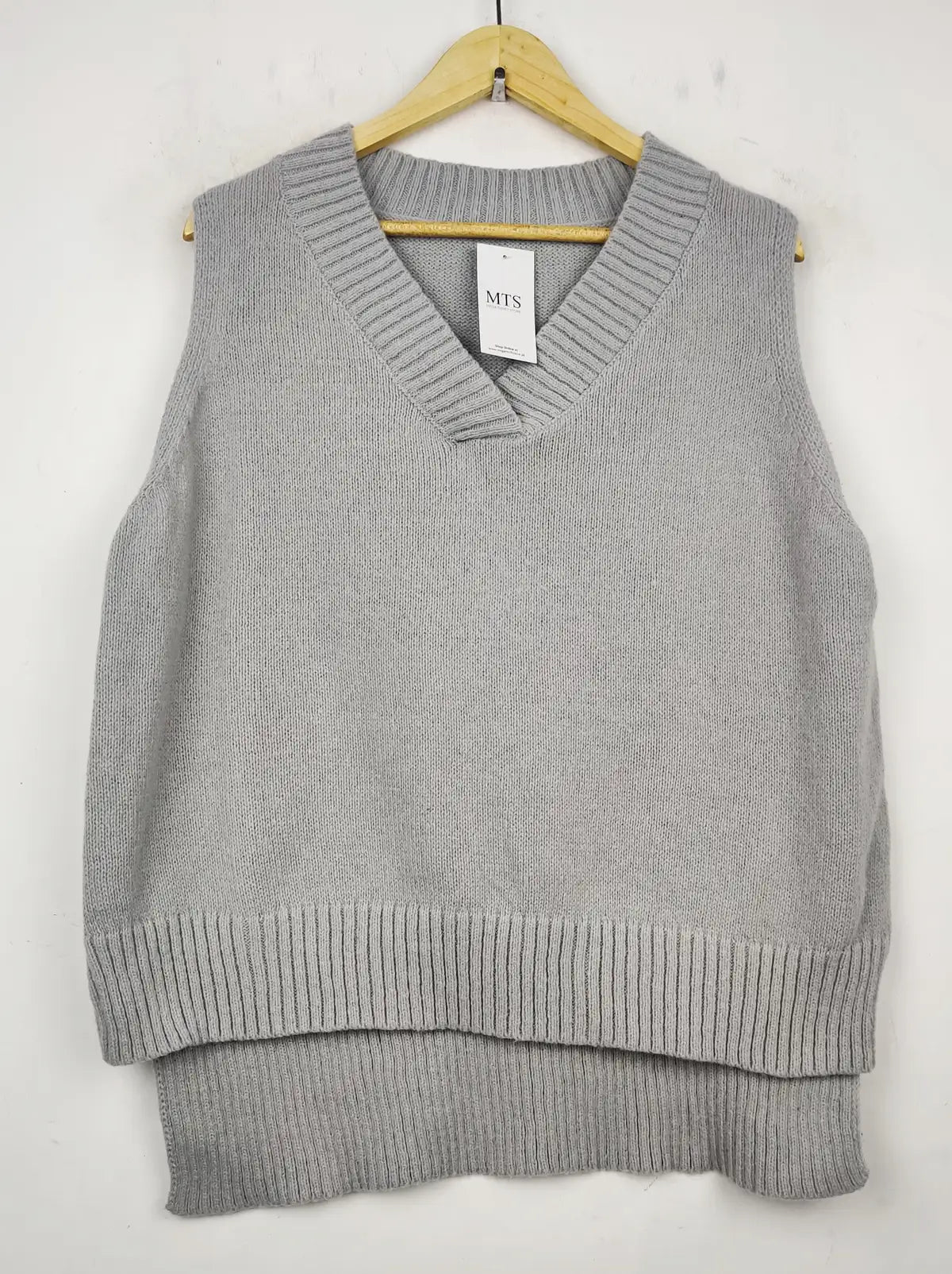 Buy online pre-used pre-loved 100% authentic & Original branded Shein (SL-2359) available in Pakistan. Top international brands avilable.