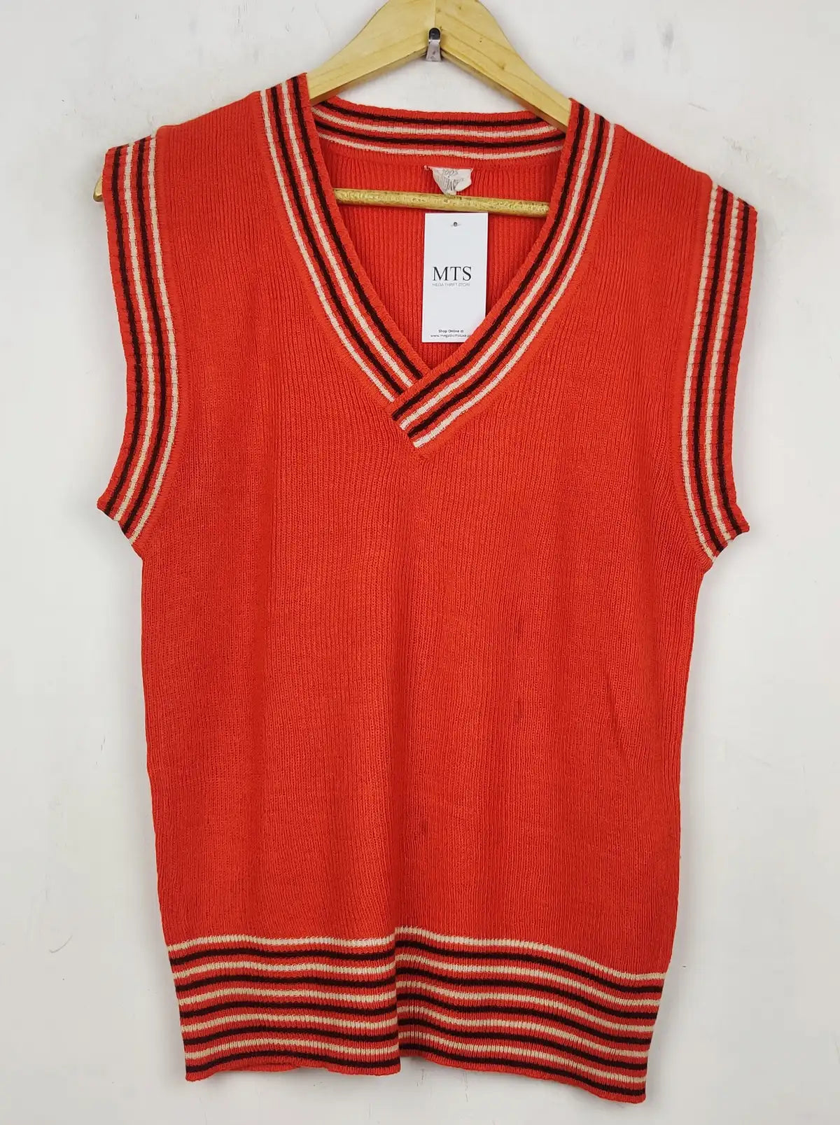 Buy online pre-used pre-loved 100% authentic & Original branded Unknown Brand (SL-2386) available in Pakistan. Top international brands avilable.