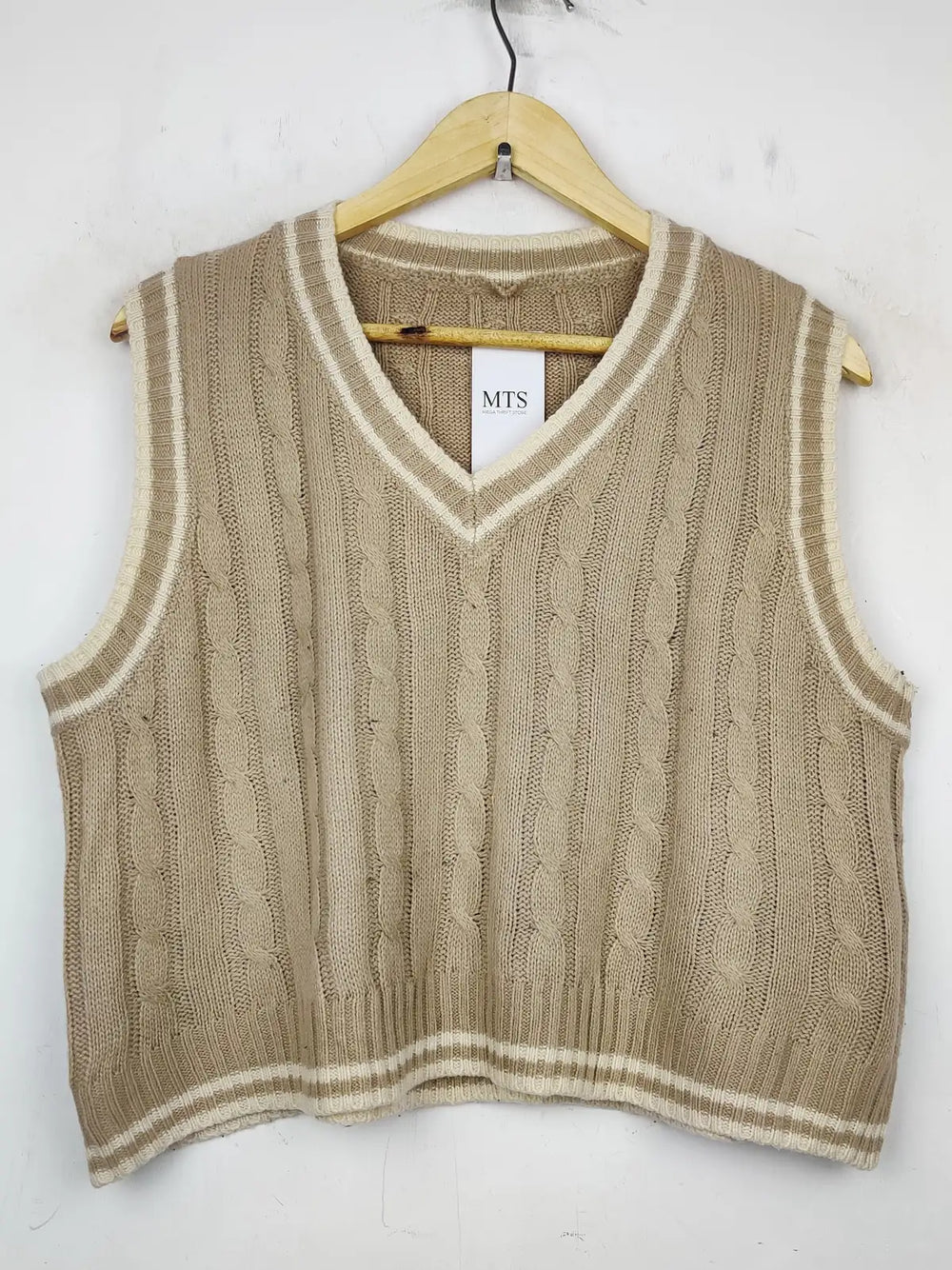 Buy online pre-used pre-loved 100% authentic & Original branded Shein (SL-2392) available in Pakistan. Top international brands avilable.