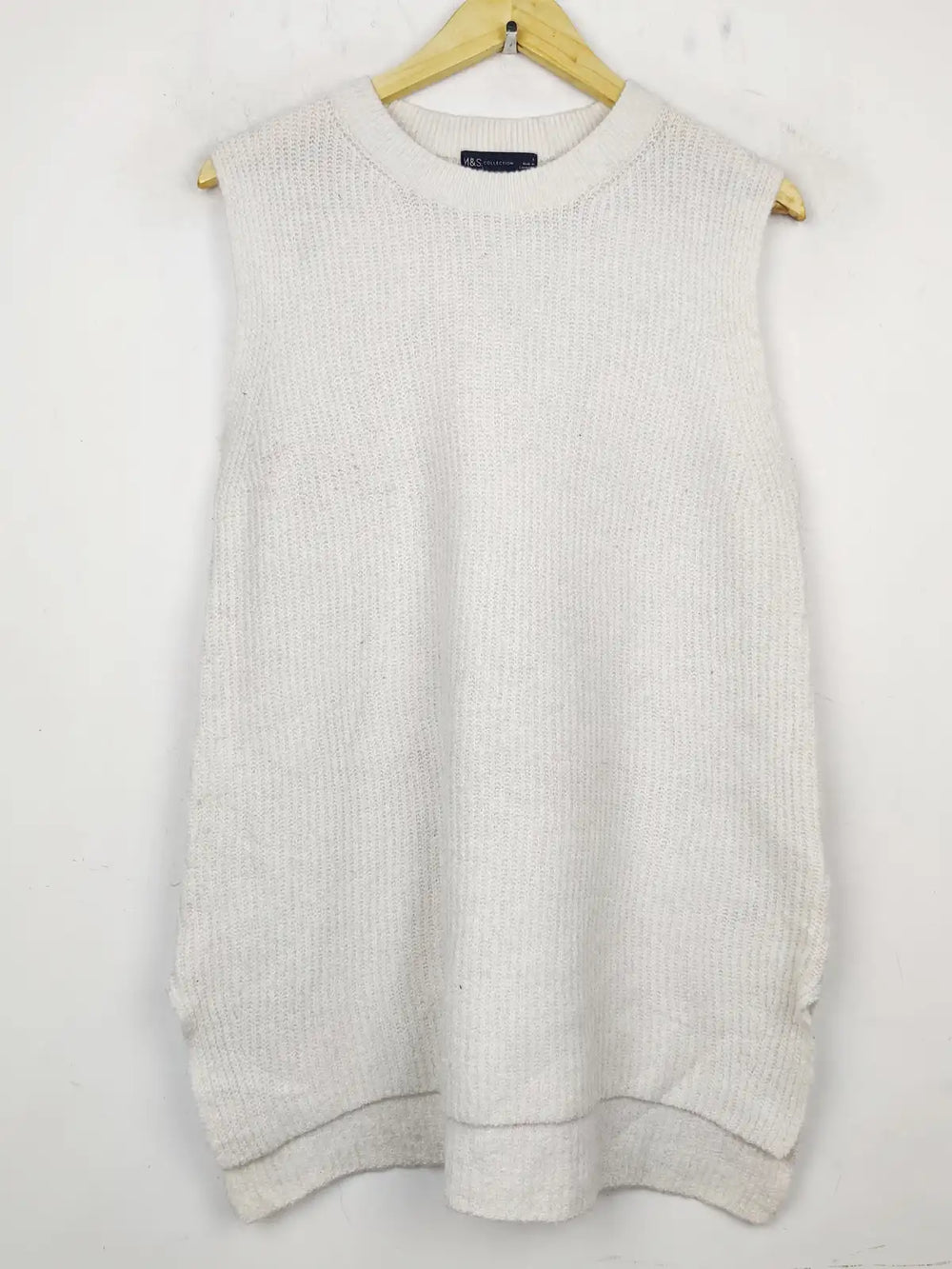 Buy online pre-used pre-loved 100% authentic & Original branded Marks & Spencer (SL-2395) available in Pakistan. Top international brands avilable.