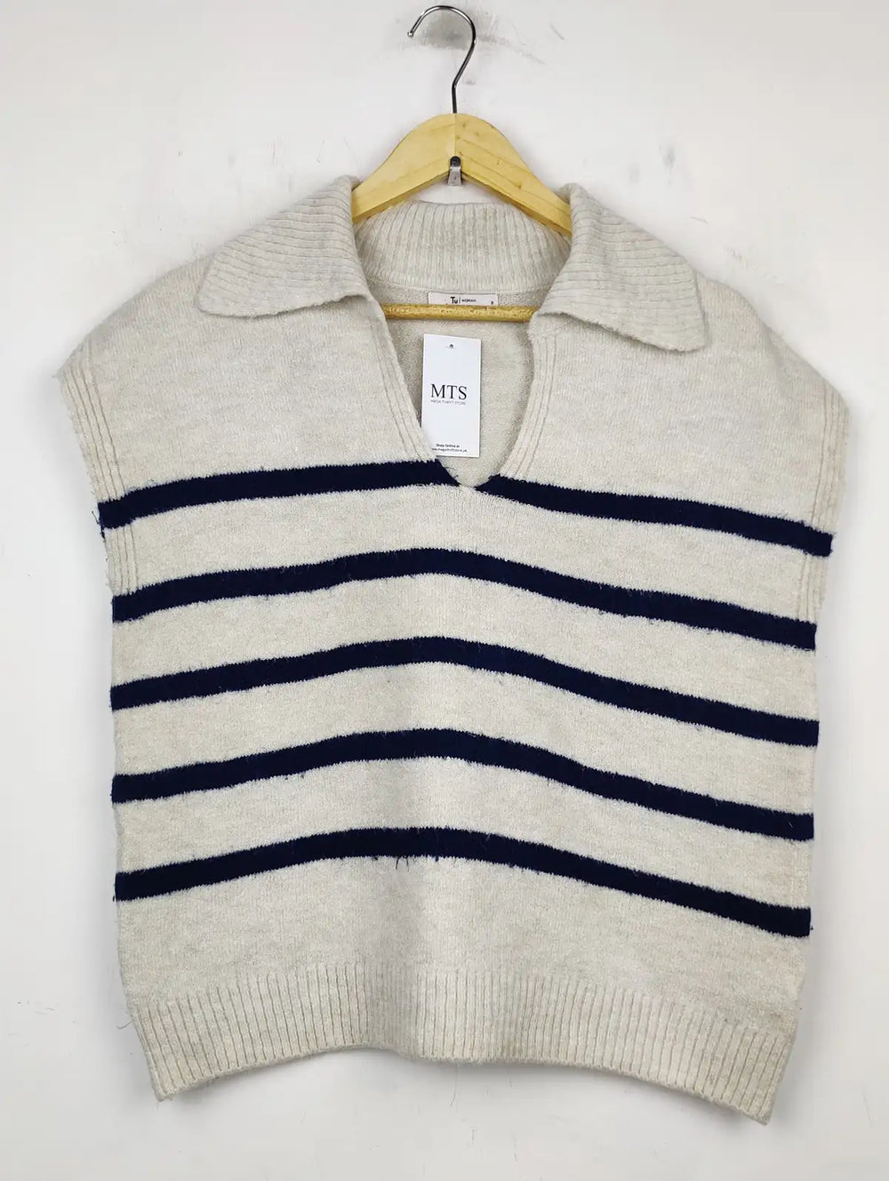 Buy online pre-used pre-loved 100% authentic & Original branded Tu (SL-2411) available in Pakistan. Top international brands avilable.