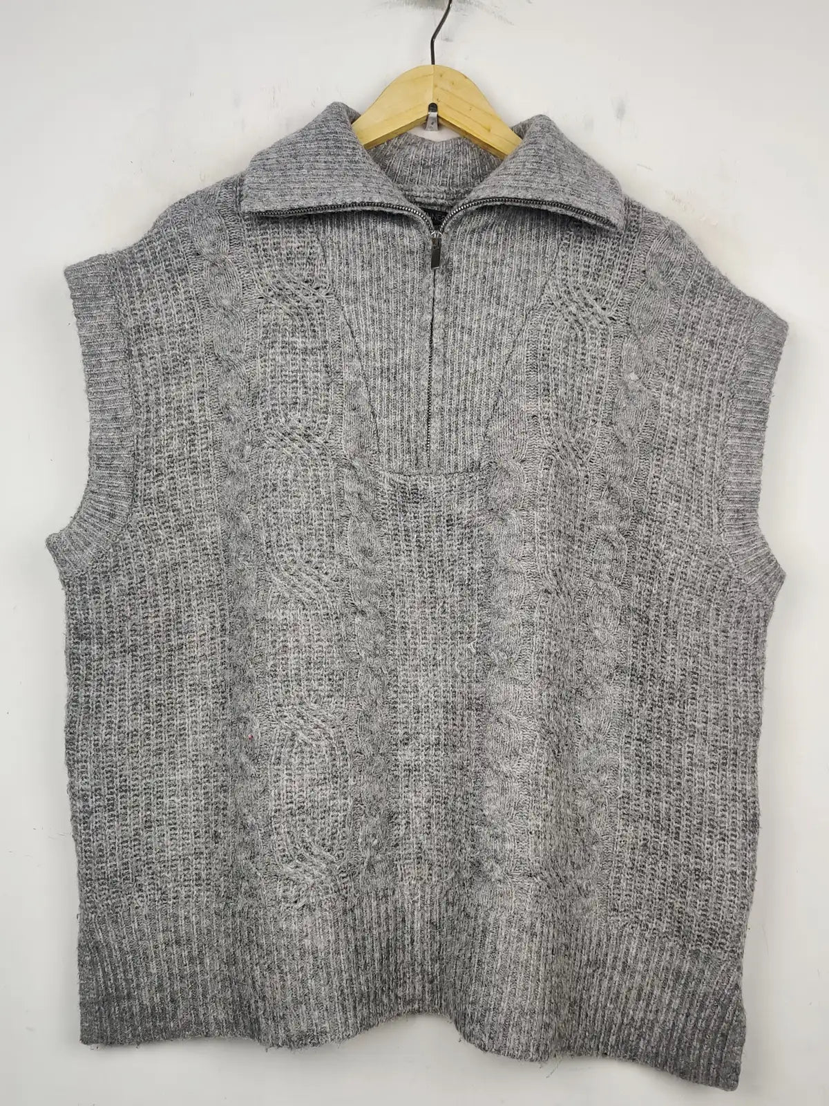 Buy online pre-used pre-loved 100% authentic & Original branded Dunnes Store (SL-2412) available in Pakistan. Top international brands avilable.