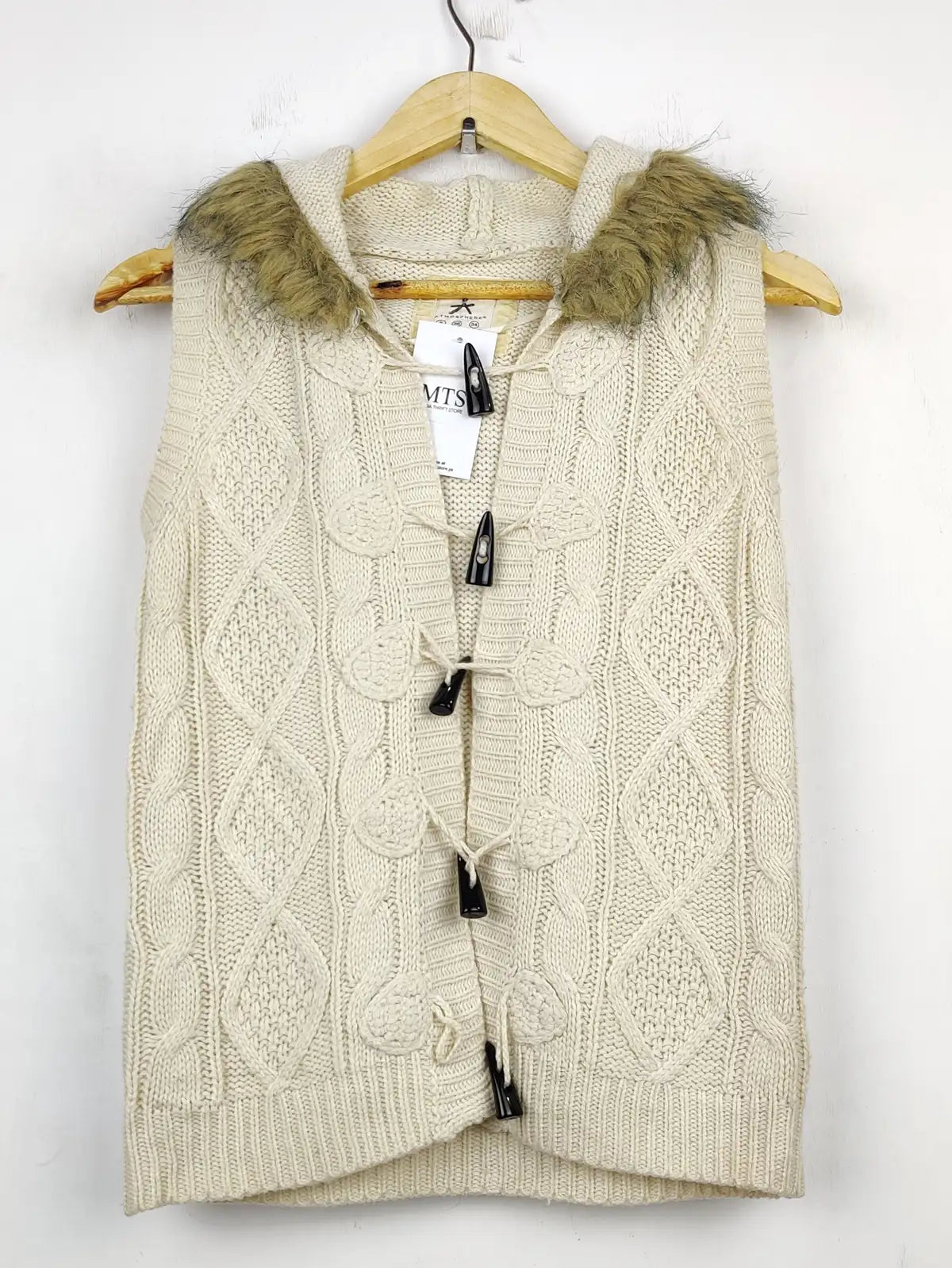 Buy online pre-used pre-loved 100% authentic & Original branded Atmosphere (SL-2456) available in Pakistan. Top international brands avilable.