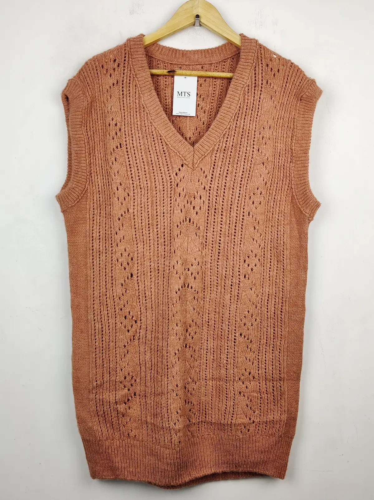 Buy online pre-used pre-loved 100% authentic & Original branded Unknown Brand (SL-2464) available in Pakistan. Top international brands avilable.