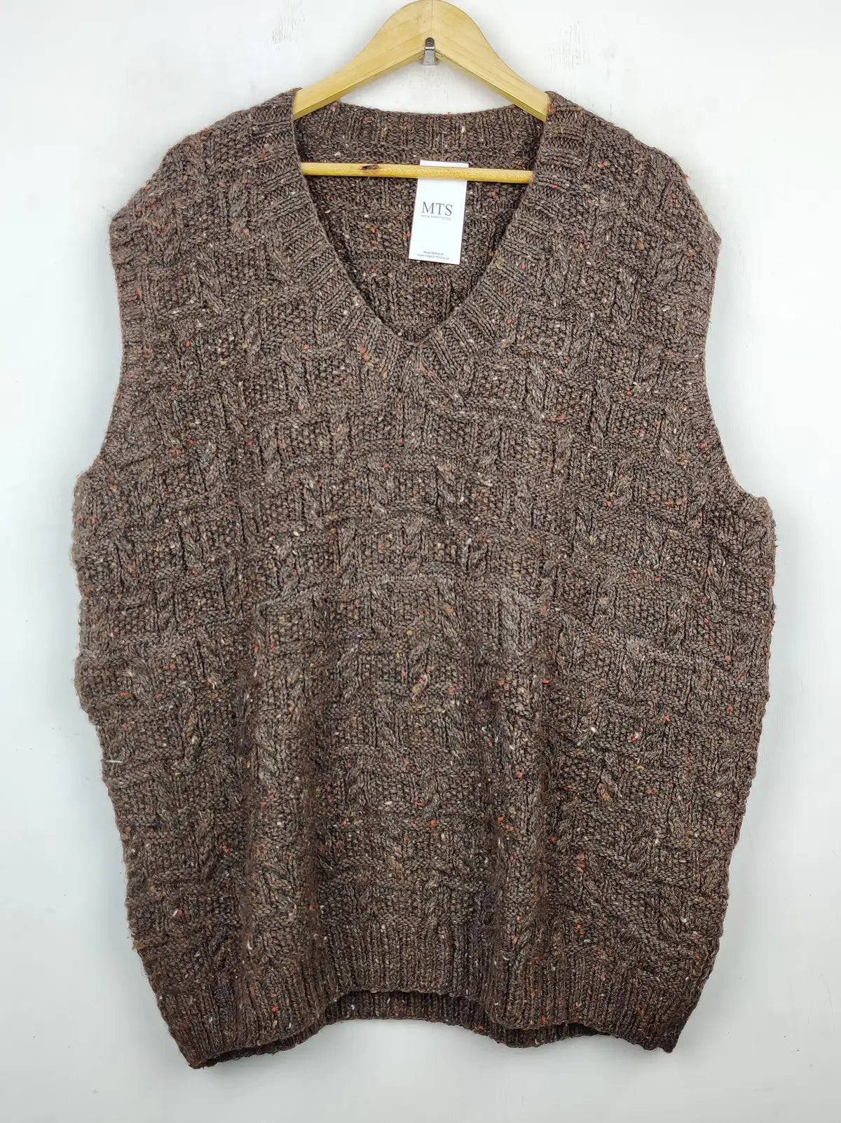 Buy online pre-used pre-loved 100% authentic & Original branded Unknown Brand (SL-2468) available in Pakistan. Top international brands avilable.