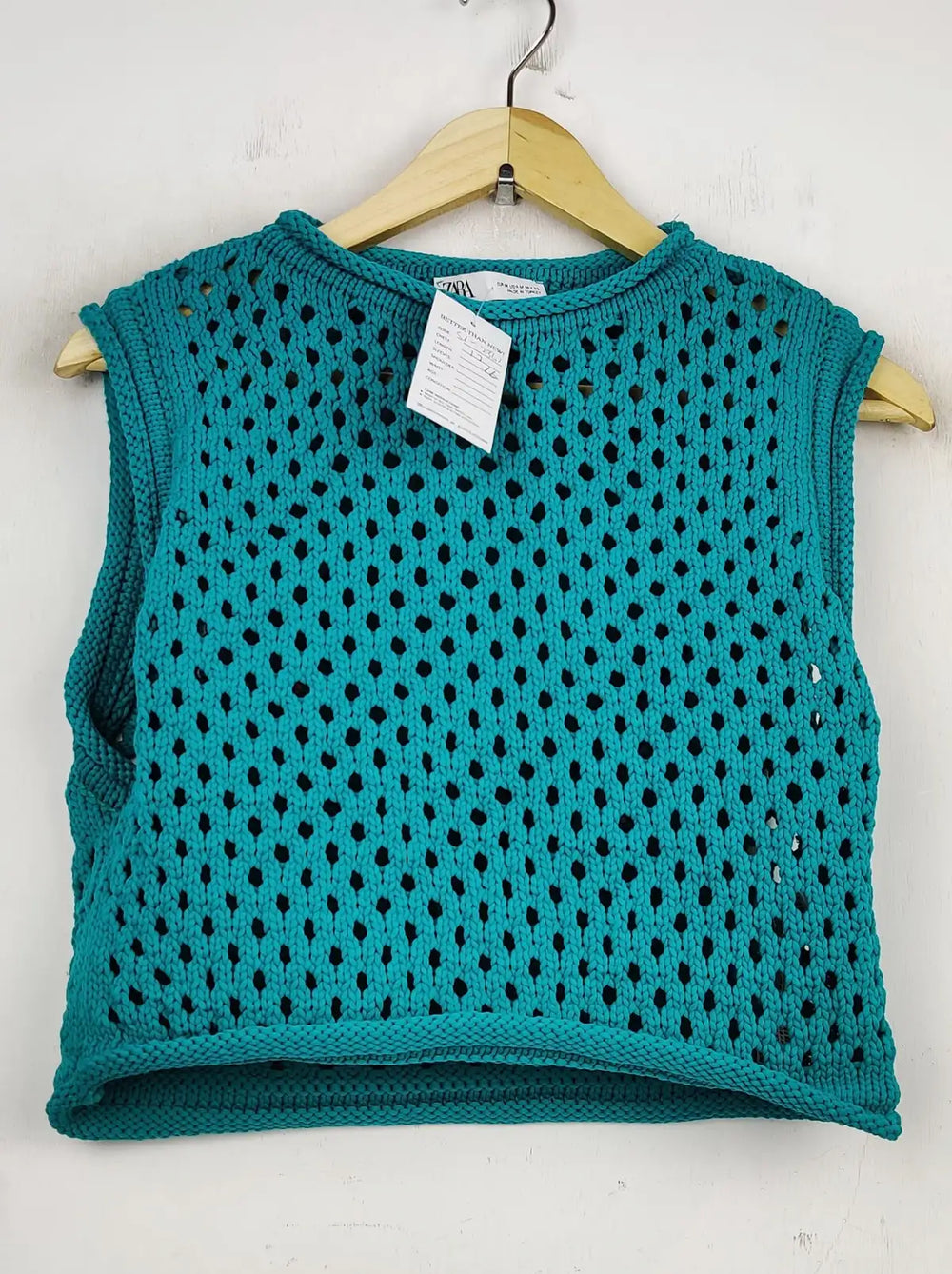 Buy online pre-used pre-loved 100% authentic & Original branded Zara (SL-2501) available in Pakistan. Top international brands avilable.