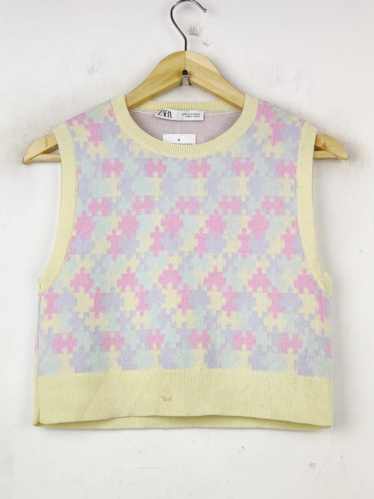 Buy online pre-used pre-loved 100% authentic & Original branded Zara (SL-2516) available in Pakistan. Top international brands avilable.