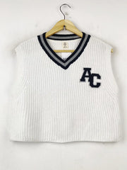 Buy online pre-used pre-loved 100% authentic & Original branded Outfitters (SL-2517) available in Pakistan. Top international brands avilable.