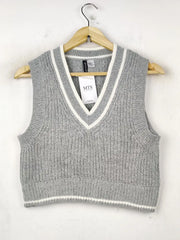 Buy online pre-used pre-loved 100% authentic & Original branded H&M (SL-2523) available in Pakistan. Top international brands avilable.