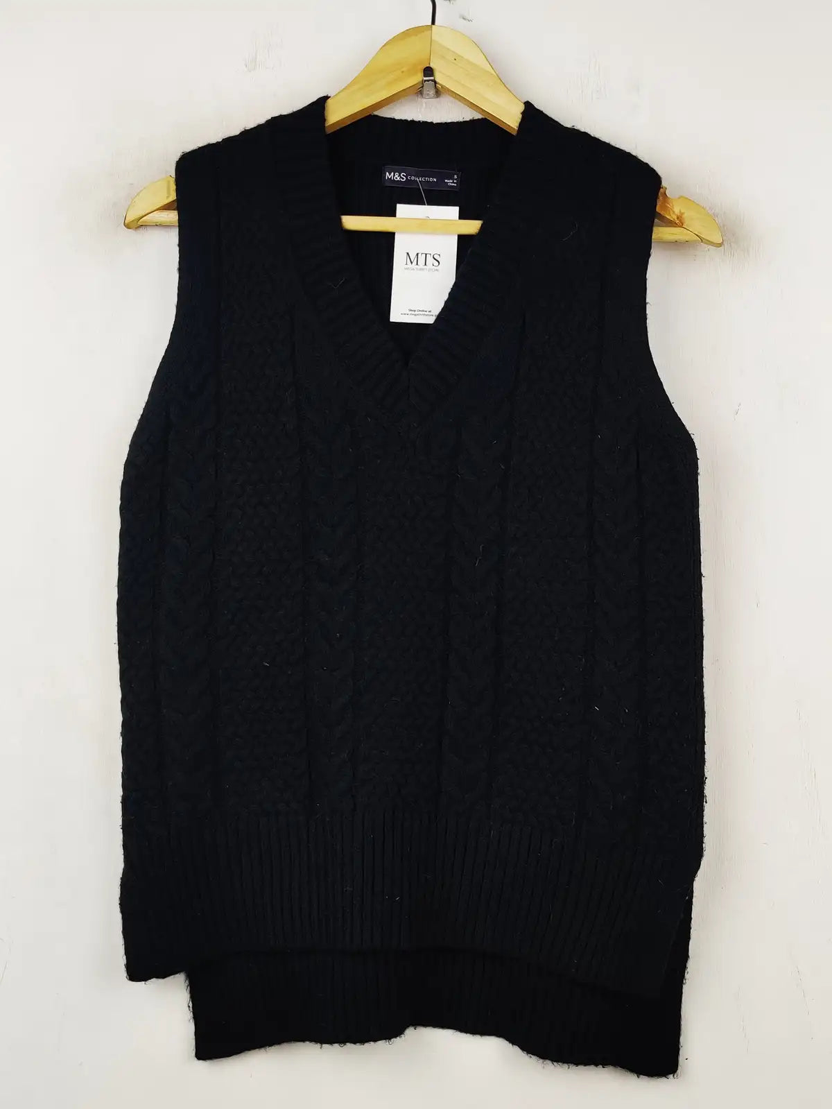 Buy online pre-used pre-loved 100% authentic & Original branded Marks & Spencer (SL-2525) available in Pakistan. Top international brands avilable.