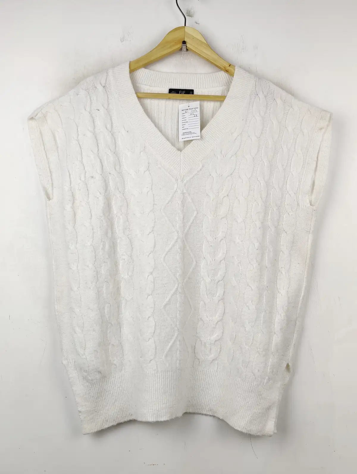 Buy online pre-used pre-loved 100% authentic & Original branded F&F (SL-2552) available in Pakistan. Top international brands avilable.