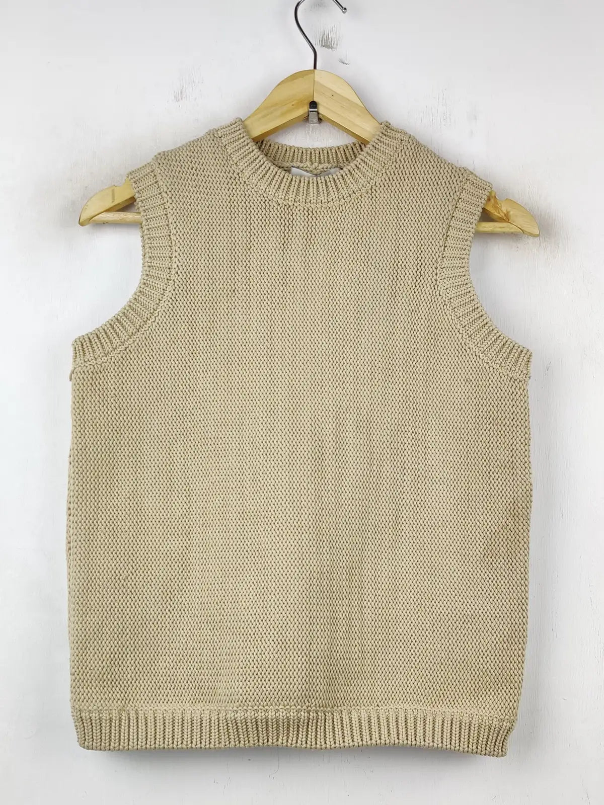 Buy online pre-used pre-loved 100% authentic & Original branded Autograph (SL-2558) available in Pakistan. Top international brands avilable.