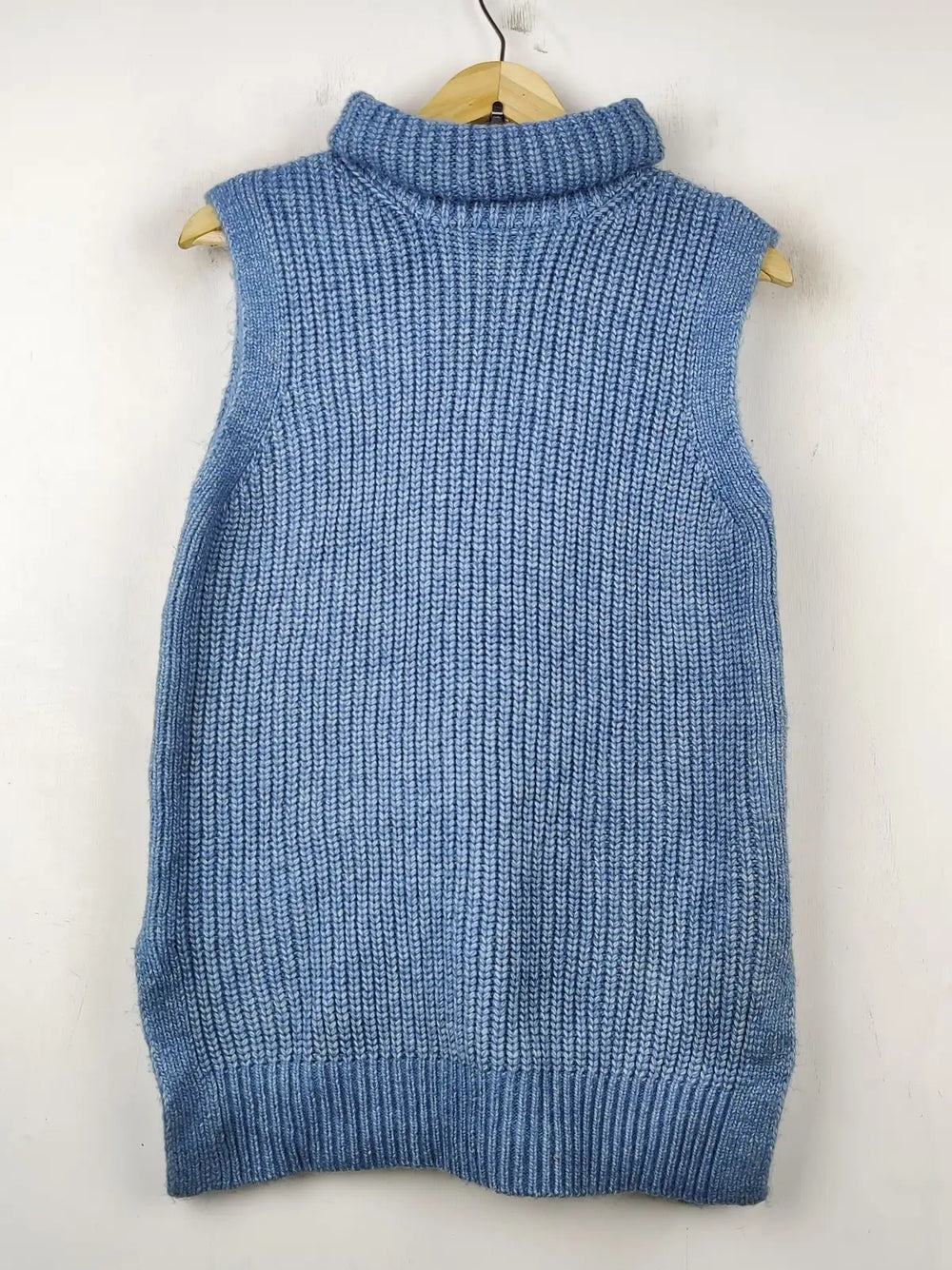 Buy online pre-used pre-loved 100% authentic & Original branded Marks & Spencer (SL-2565) available in Pakistan. Top international brands avilable.