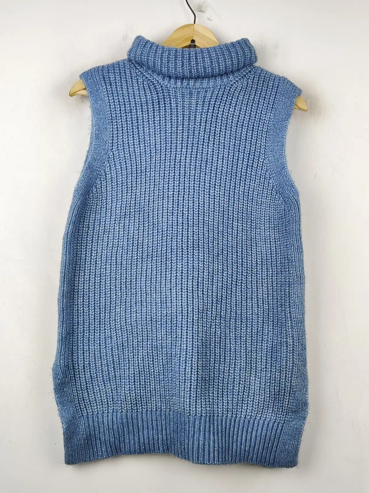 Buy online pre-used pre-loved 100% authentic & Original branded Marks & Spencer (SL-2565) available in Pakistan. Top international brands avilable.