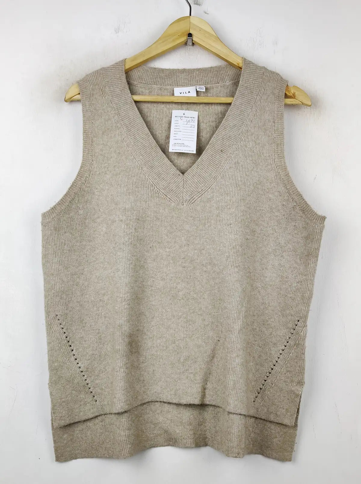 Buy online pre-used pre-loved 100% authentic & Original branded Vila (SL-2578) available in Pakistan. Top international brands avilable.