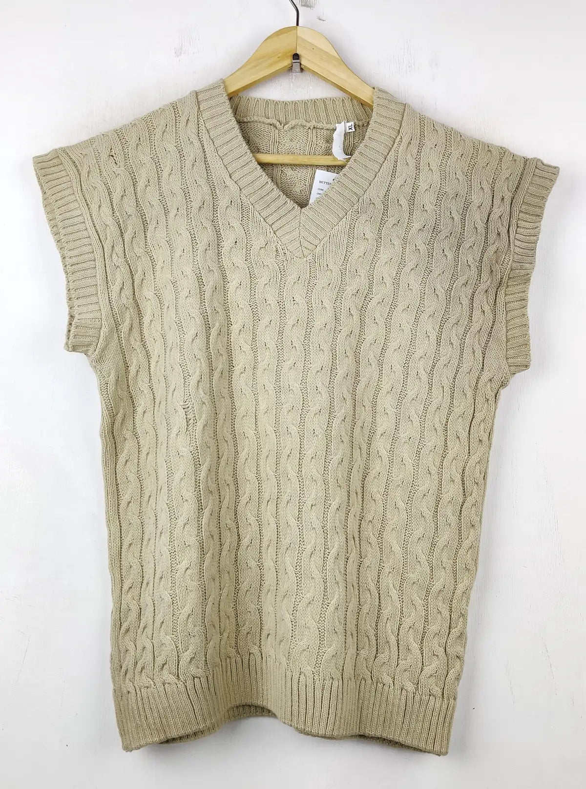 Buy online pre-used pre-loved 100% authentic & Original branded Afr (SL-2579) available in Pakistan. Top international brands avilable.