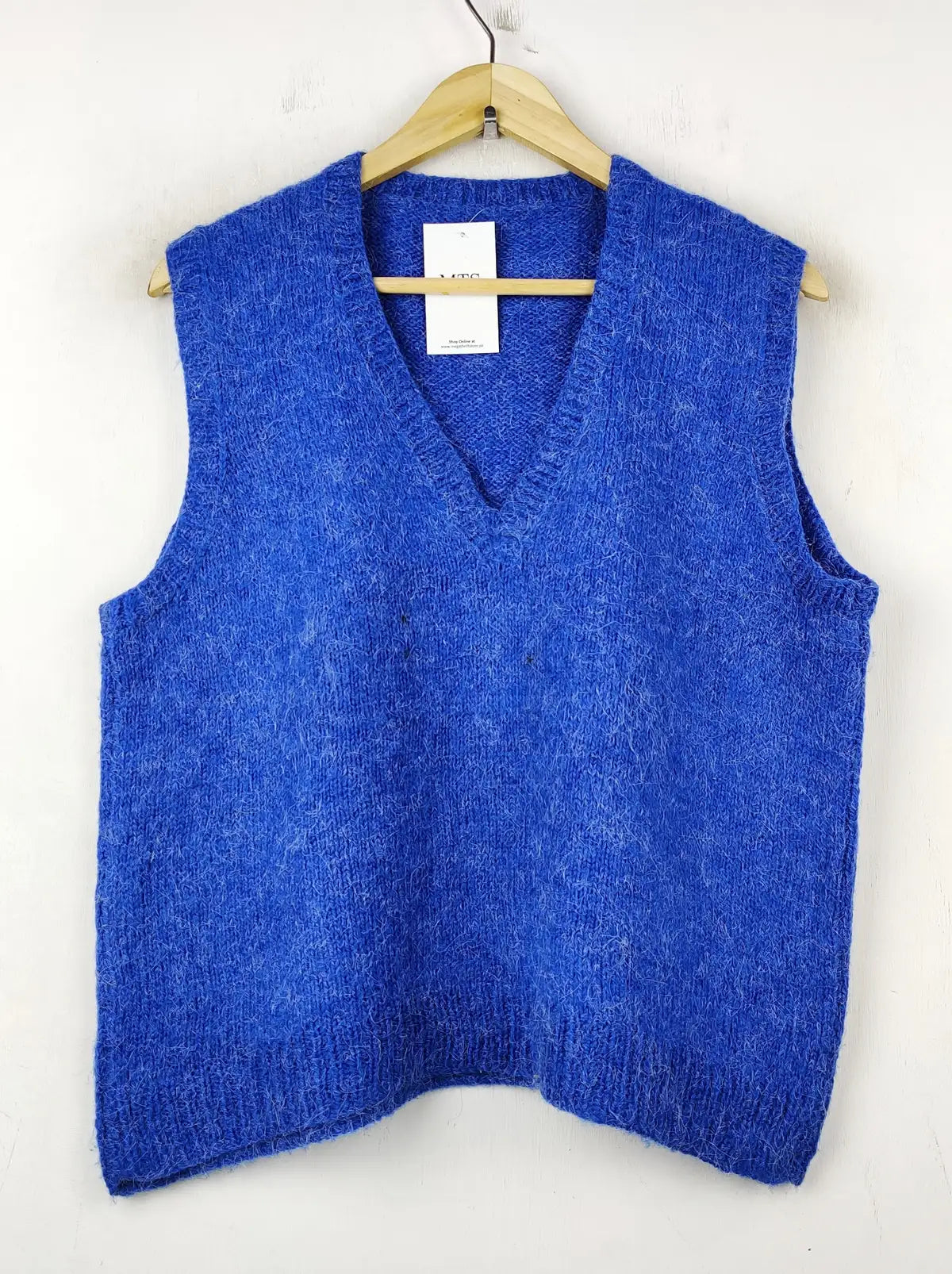 Buy online pre-used pre-loved 100% authentic & Original branded Unknown Brand (SL-2580) available in Pakistan. Top international brands avilable.