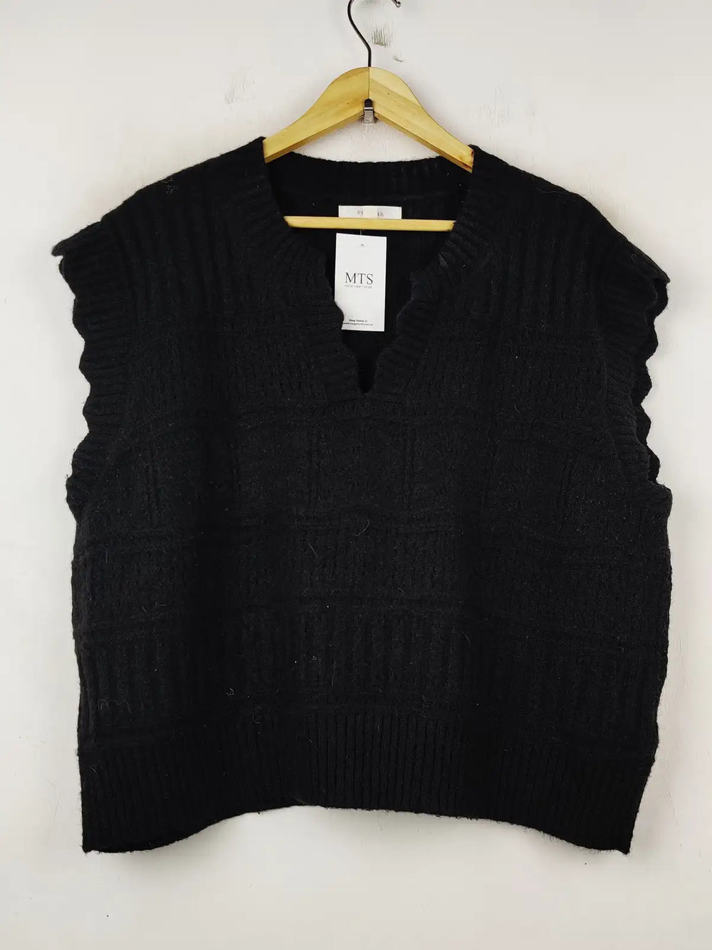 Buy online pre-used pre-loved 100% authentic & Original branded Per Una (SL-2588) available in Pakistan. Top international brands avilable.