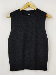 Buy online pre-used pre-loved 100% authentic & Original branded Only (SL-2595) available in Pakistan. Top international brands avilable.