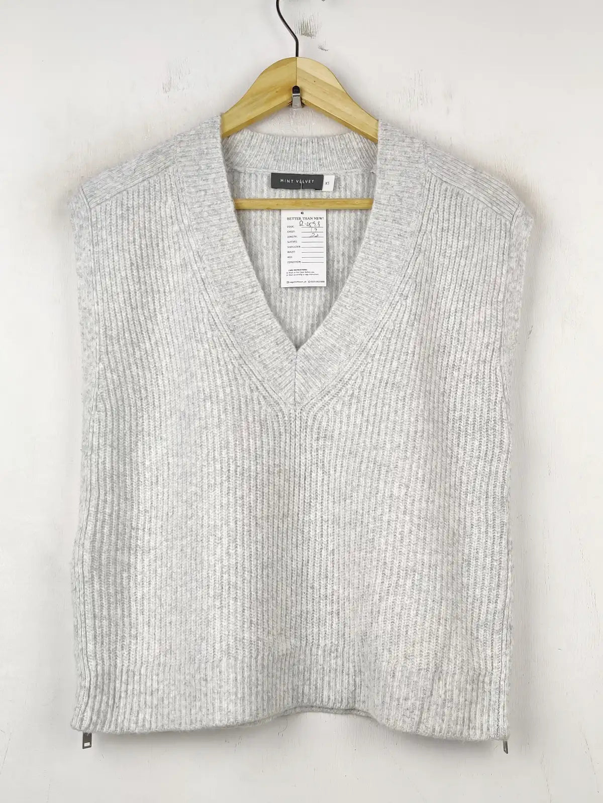 Buy online pre-used pre-loved 100% authentic & Original branded Mint Velvet (SL-2599) available in Pakistan. Top international brands avilable.