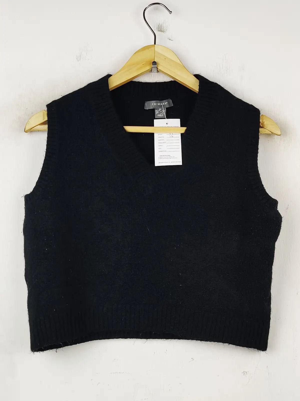 Buy online pre-used pre-loved 100% authentic & Original branded Primark (SL-2641) available in Pakistan. Top international brands avilable.