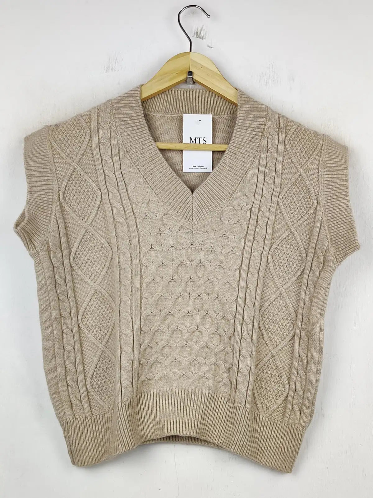 Buy online pre-used pre-loved 100% authentic & Original branded Shein (SL-2669) available in Pakistan. Top international brands avilable.