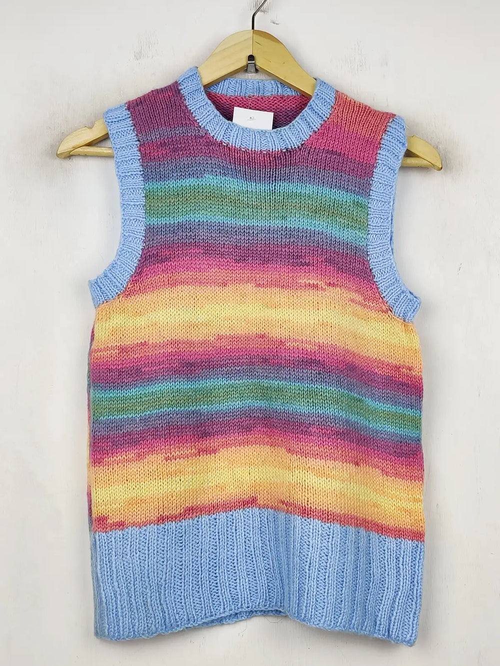 Buy online pre-used pre-loved 100% authentic & Original branded Unknown Brand (SL-2728) available in Pakistan. Top international brands avilable.