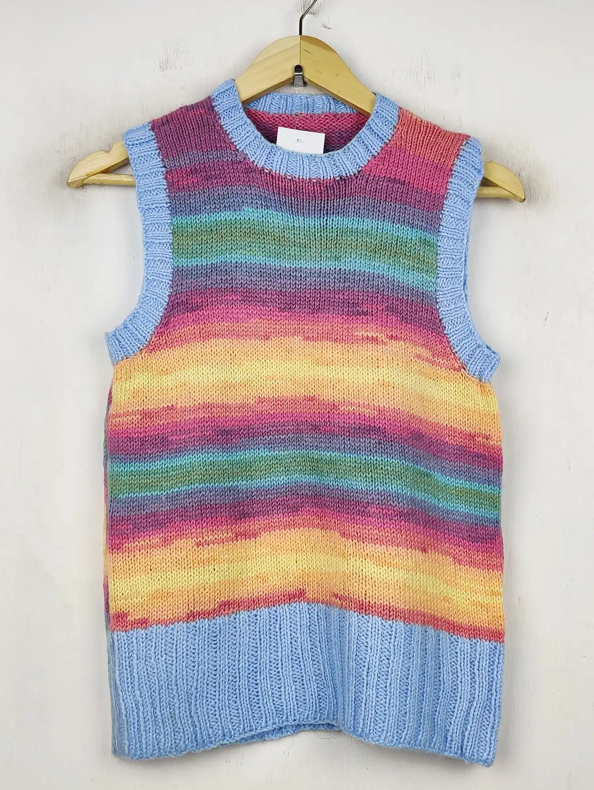 Buy online pre-used pre-loved 100% authentic & Original branded Unknown Brand (SL-2728) available in Pakistan. Top international brands avilable.