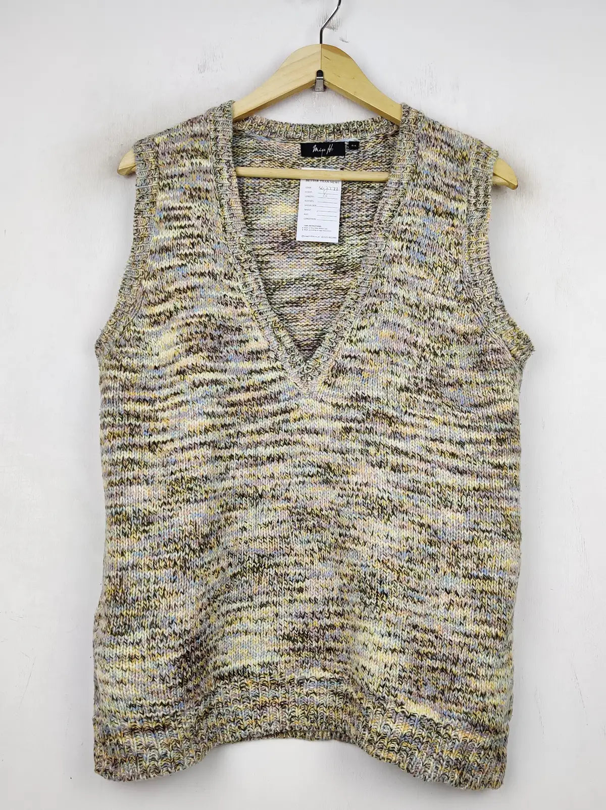 Buy online pre-used pre-loved 100% authentic & Original branded Miss H (SL-2772) available in Pakistan. Top international brands avilable.