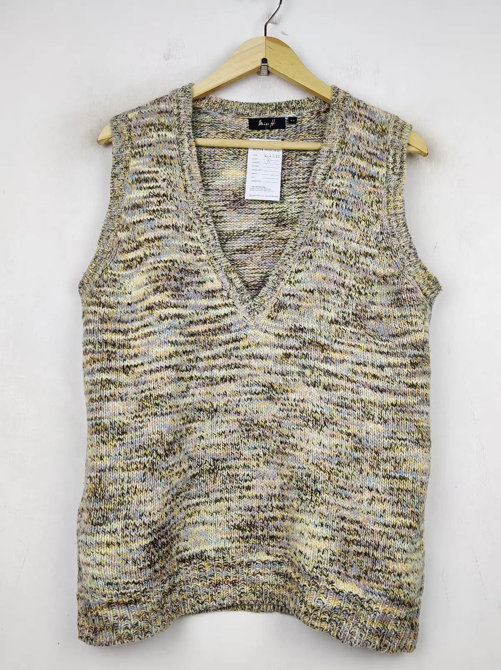 Buy online pre-used pre-loved 100% authentic & Original branded Miss H (SL-2772) available in Pakistan. Top international brands avilable.