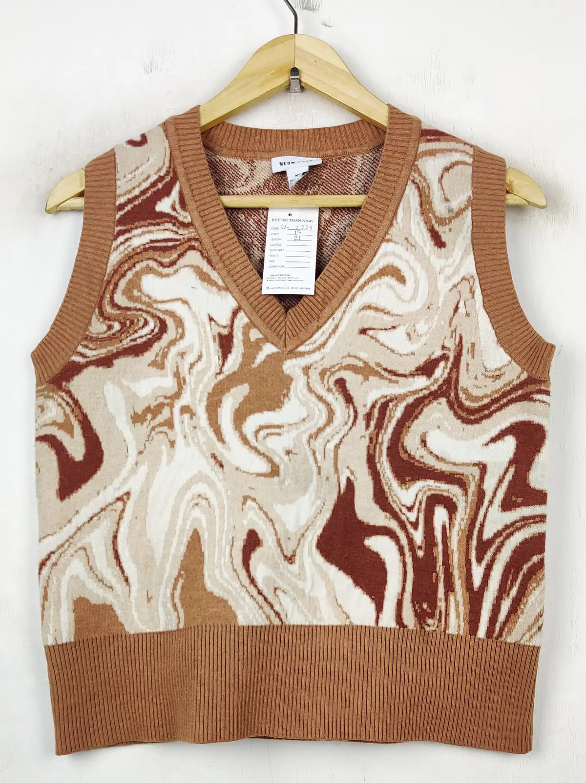 Buy online pre-used pre-loved 100% authentic & Original branded Neon Rose (SL-2779) available in Pakistan. Top international brands avilable.