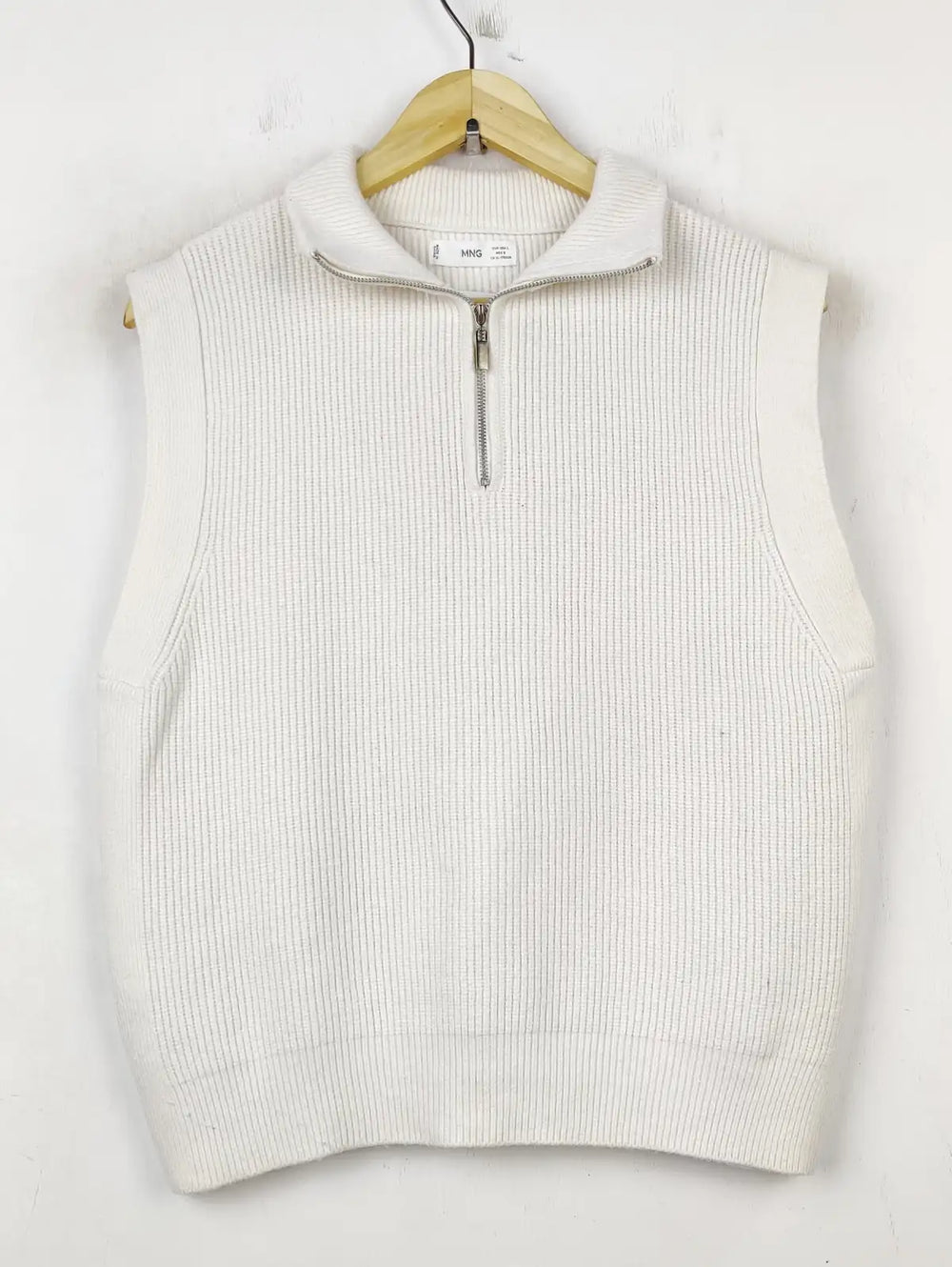 Buy online pre-used pre-loved 100% authentic & Original branded Mango (SL-2785) available in Pakistan. Top international brands avilable.