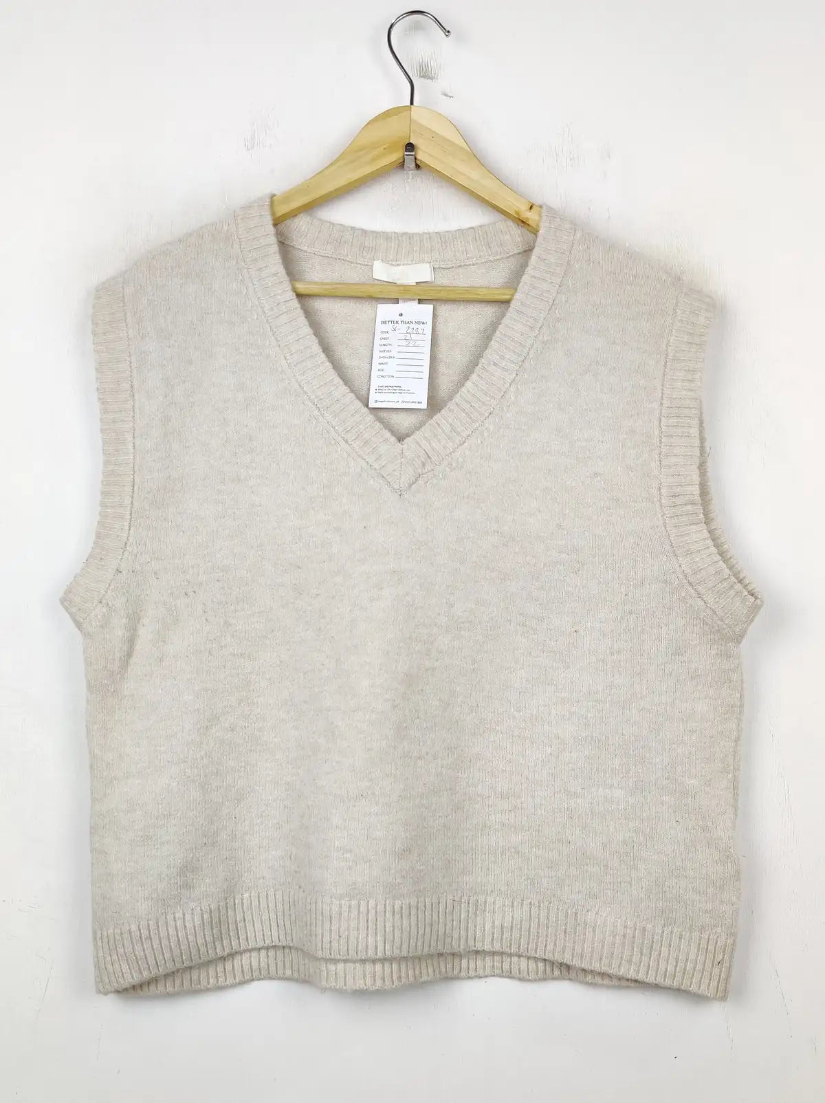 Buy online pre-used pre-loved 100% authentic & Original branded H&M (SL-2787) available in Pakistan. Top international brands avilable.