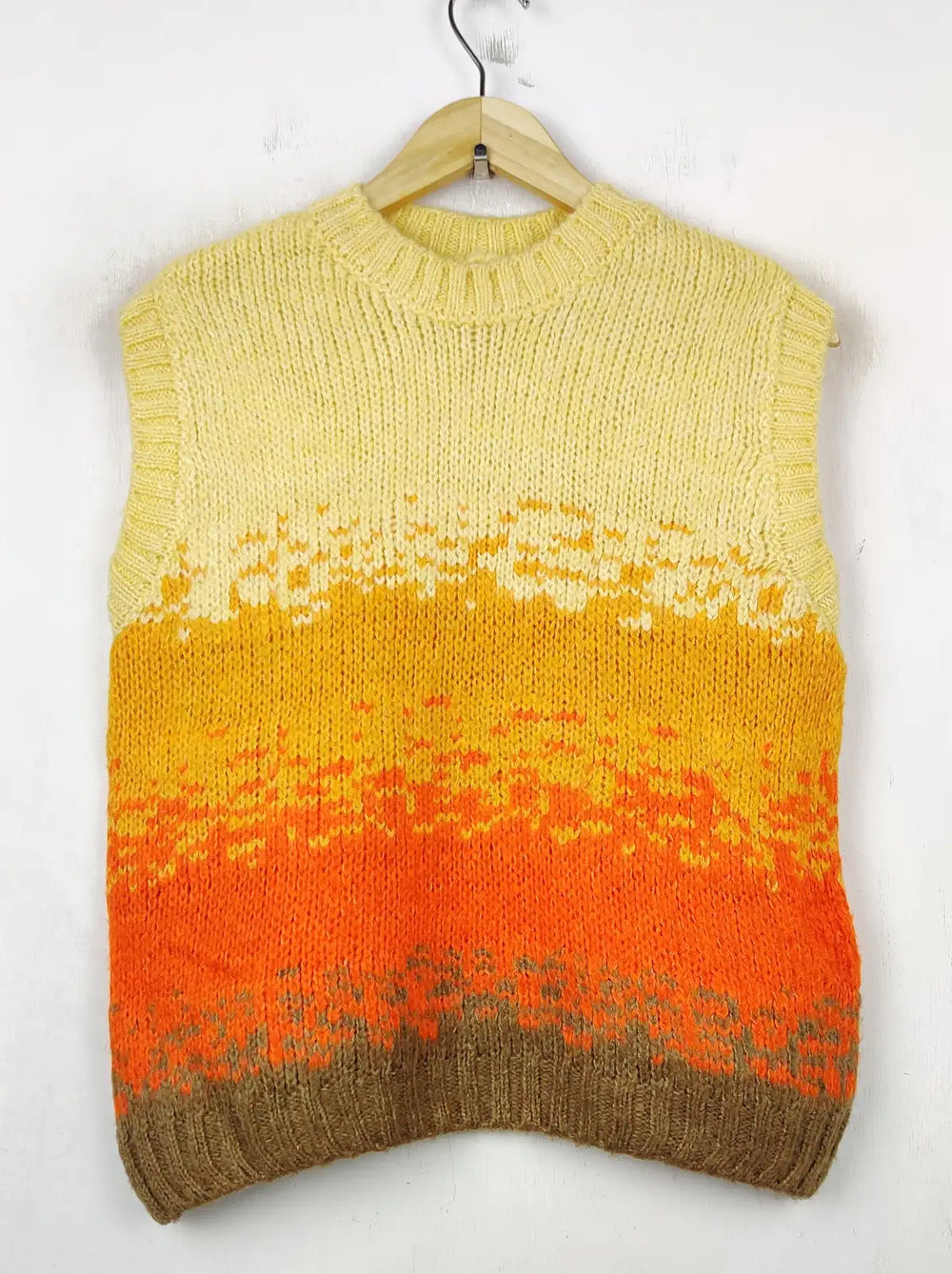 Buy online pre-used pre-loved 100% authentic & Original branded Unknown Brand (SL-2793) available in Pakistan. Top international brands avilable.