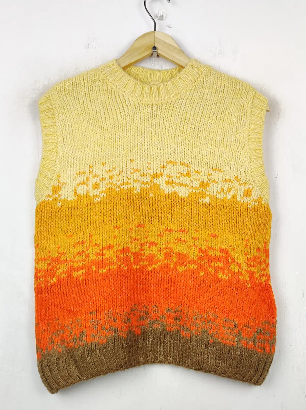 Buy online pre-used pre-loved 100% authentic & Original branded Unknown Brand (SL-2793) available in Pakistan. Top international brands avilable.