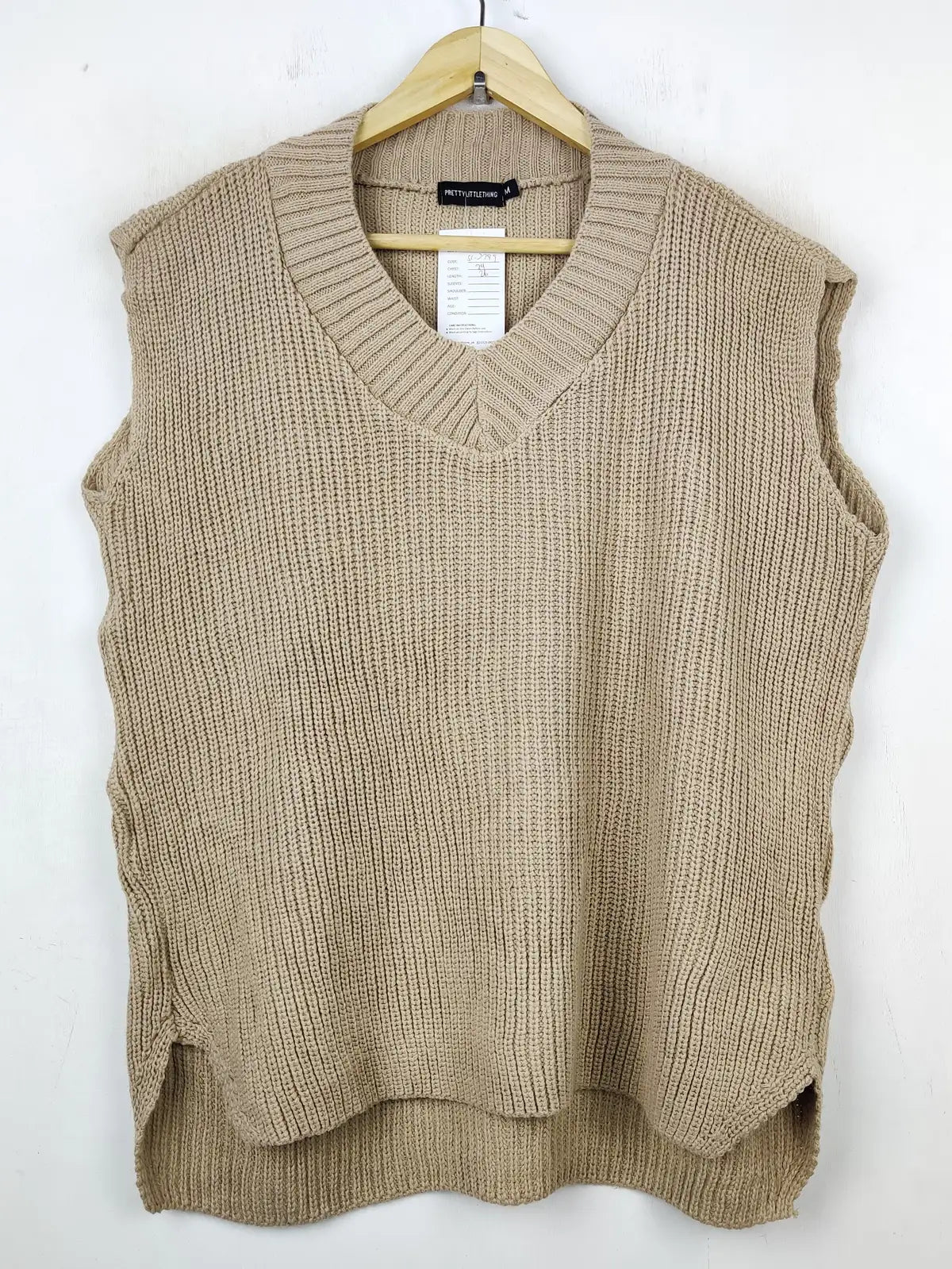 Buy online pre-used pre-loved 100% authentic & Original branded Prettylittlething (SL-2799) available in Pakistan. Top international brands avilable.