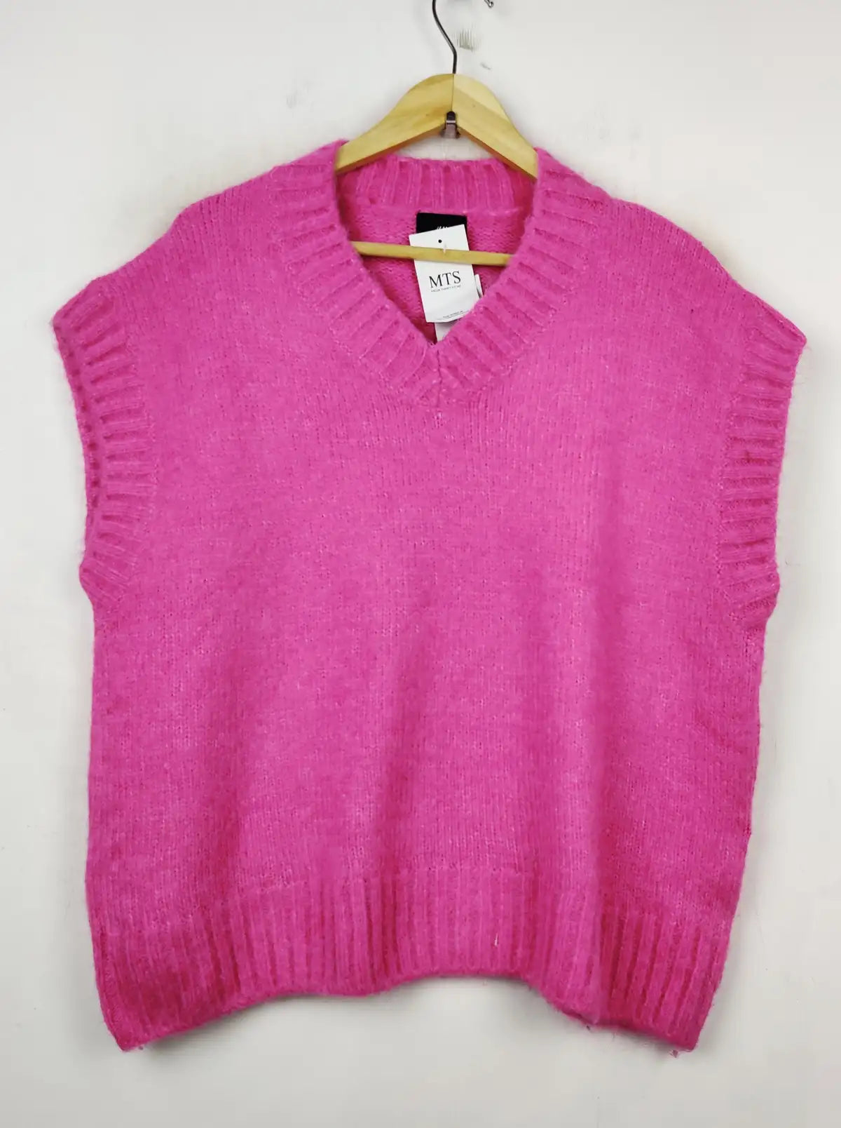 Buy online pre-used pre-loved 100% authentic & Original branded H&M (SL-2809) available in Pakistan. Top international brands avilable.