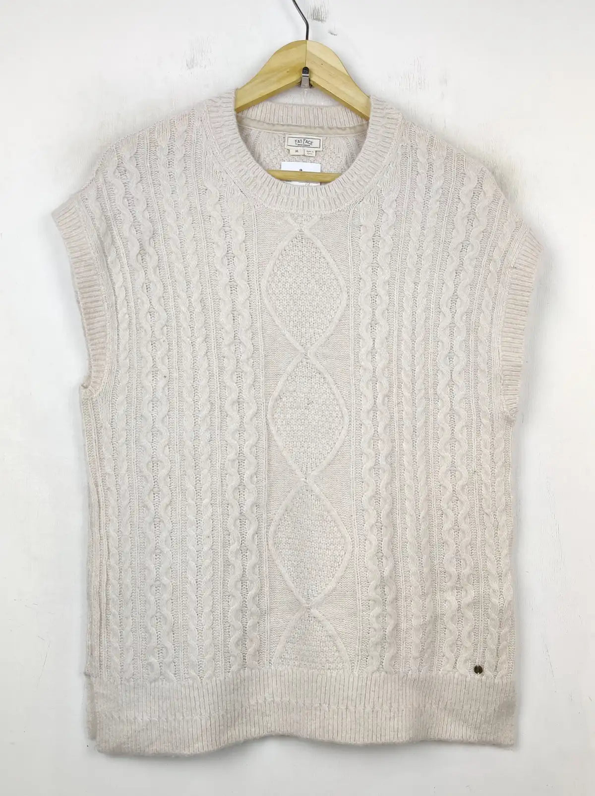 Buy online pre-used pre-loved 100% authentic & Original branded Fat Face (SL-2817) available in Pakistan. Top international brands avilable.