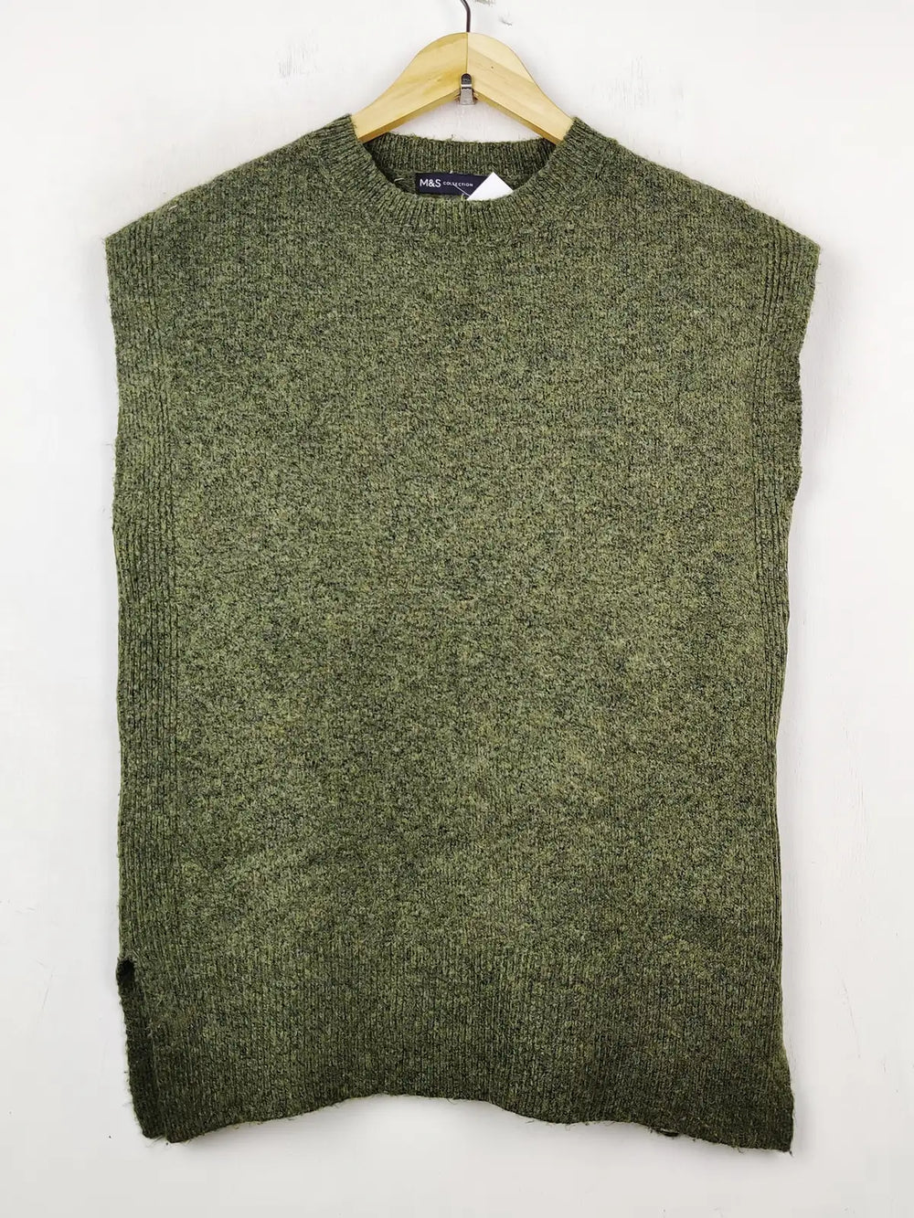 Buy online pre-used pre-loved 100% authentic & Original branded Marks & Spencer (SL-2830) available in Pakistan. Top international brands avilable.